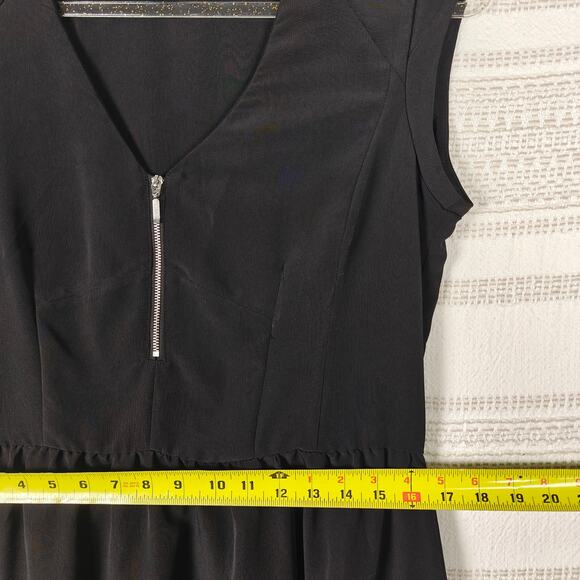 H&M Black Mini Dress V Neck Front Zipper Lightweight Size 12 - Picture 3 of 8